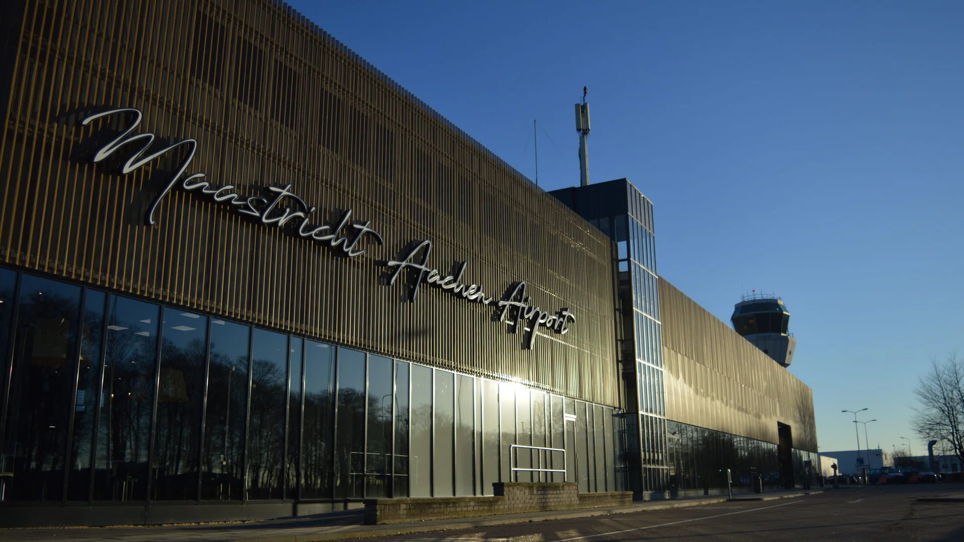 Büro von Ecrivus International am Maastricht Aachen Airport, Vliegveldweg 106